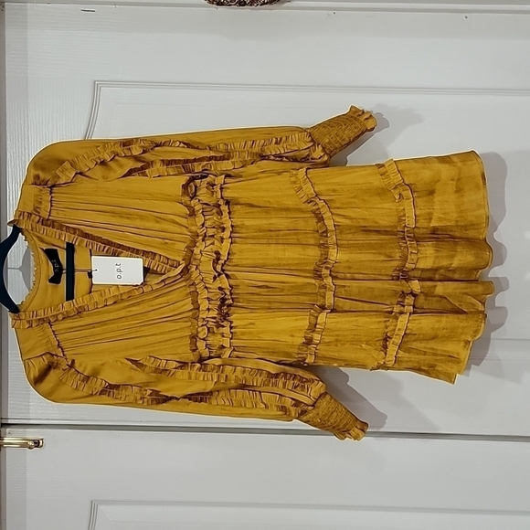 NWT Small OPT ONE PRETTY TIME Tianna Mini Dress Gold Pleated Ruffle Tiered - Picture 1 of 4